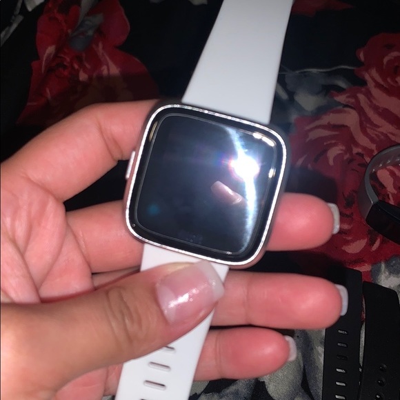 Fitbit versa lite - Picture 2 of 3